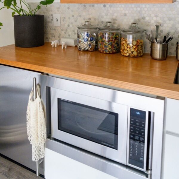 microwave-in-the-kitchen