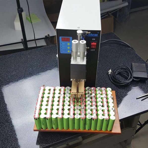 Welding-the-battery-cells