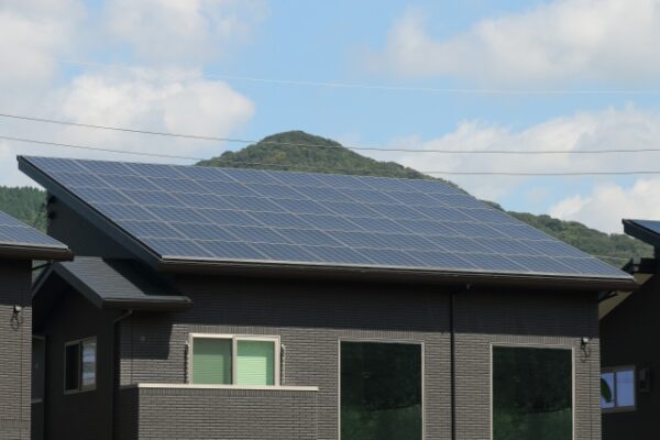 Solar-Panel-Equipped-detached-houses