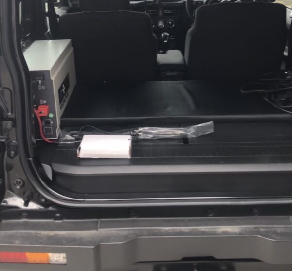 High-capacity-power-supply-installed-in-light-vehicles