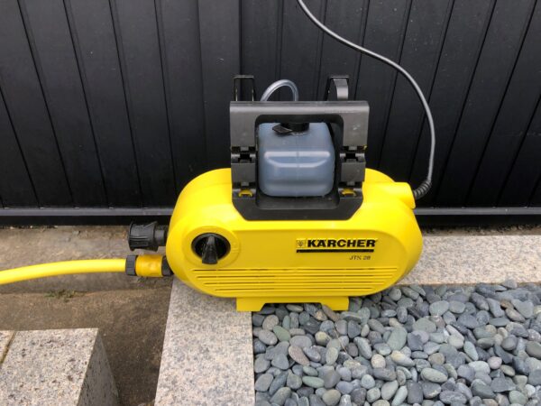 a-high-pressure-washer-used-in-graves