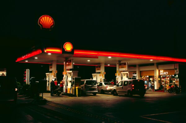 congested-gas-station